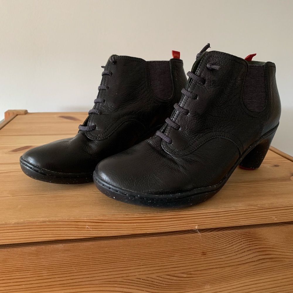 CAMPER BOOTS,black leather,rubber soil,2”heel
